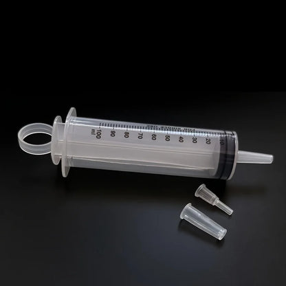 Plastic Syringe, Available in Capacities of 1000ml, 550ml, 350ml, 200ml, 100ml, 60ml, 20ml, 10ml, Suitable for Laboratory Dispensing, Dispensing Glue, Watering, and Veterinary Use