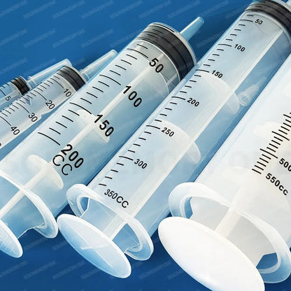 Plastic Syringe, Available in Capacities of 1000ml, 550ml, 350ml, 200ml, 100ml, 60ml, 20ml, 10ml, Suitable for Laboratory Dispensing, Dispensing Glue, Watering, and Veterinary Use