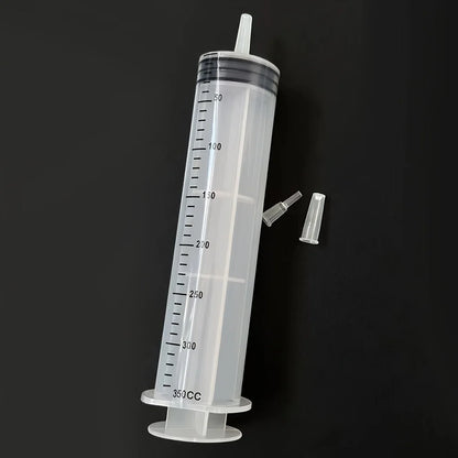 Plastic Syringe, Available in Capacities of 1000ml, 550ml, 350ml, 200ml, 100ml, 60ml, 20ml, 10ml, Suitable for Laboratory Dispensing, Dispensing Glue, Watering, and Veterinary Use